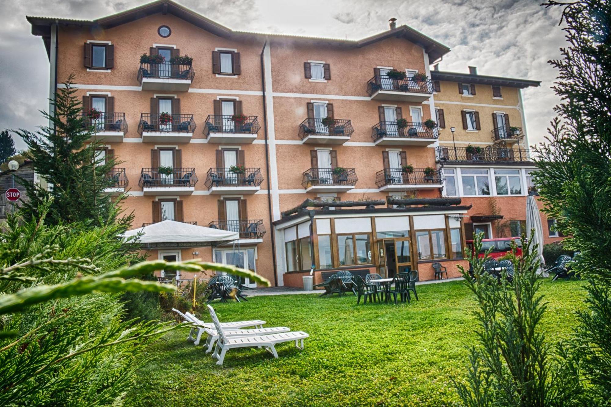 Wellness E Resort Stella Delle Alpi Ronzone Exterior foto